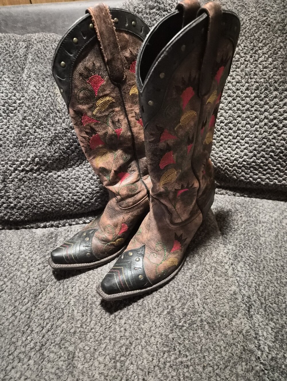Tony Lama Women's Leather Cowboy Boot’s size 8 B Stud Details Embroidered - Picture 7 of 7
